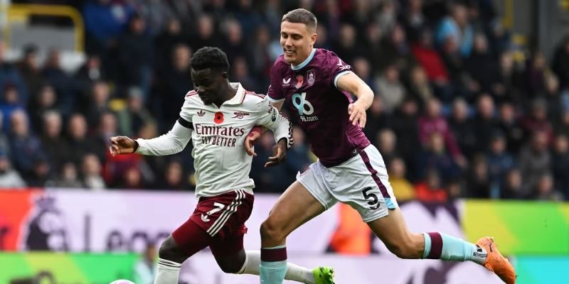 Soi kèo Arsenal vs Burnley trái ngược về phong độ